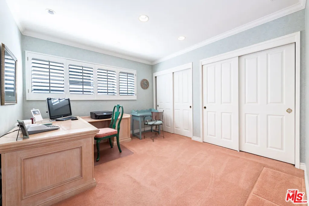 Sherman Oaks, California 91403, United States, 4 Bedrooms Bedrooms, ,3 BathroomsBathrooms,Residential,Active,239400