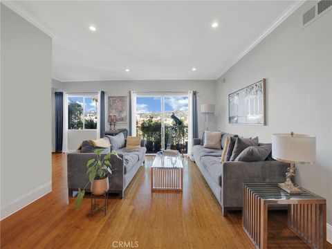 Photo of 1115 S Elm Dr #516, Los Angeles, CA 90035 (MLS # SR26026524)