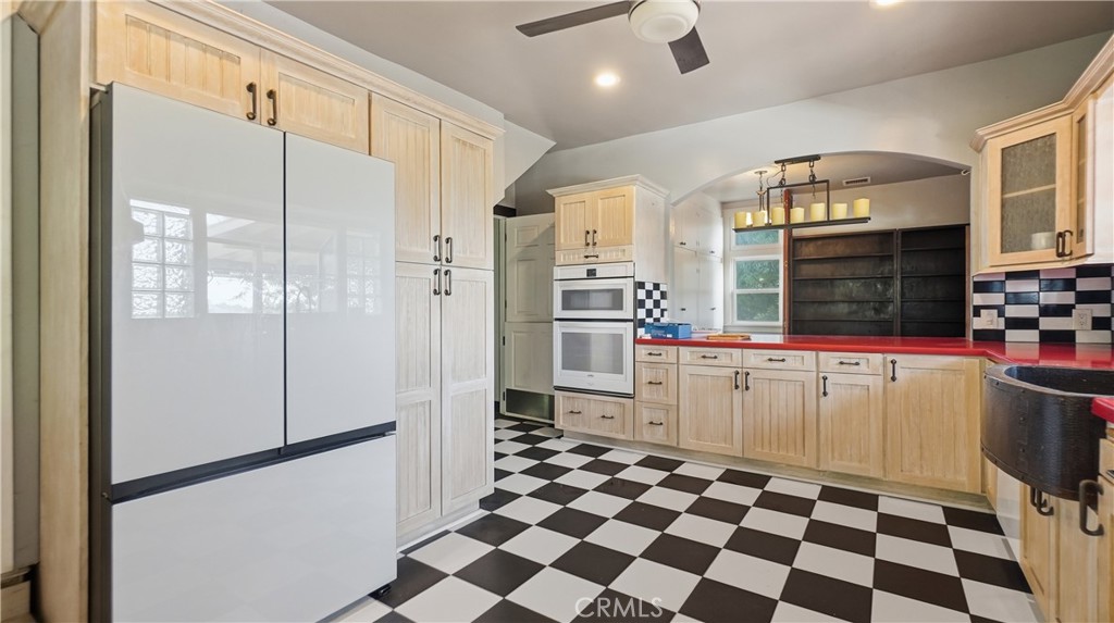 10568 Foothill