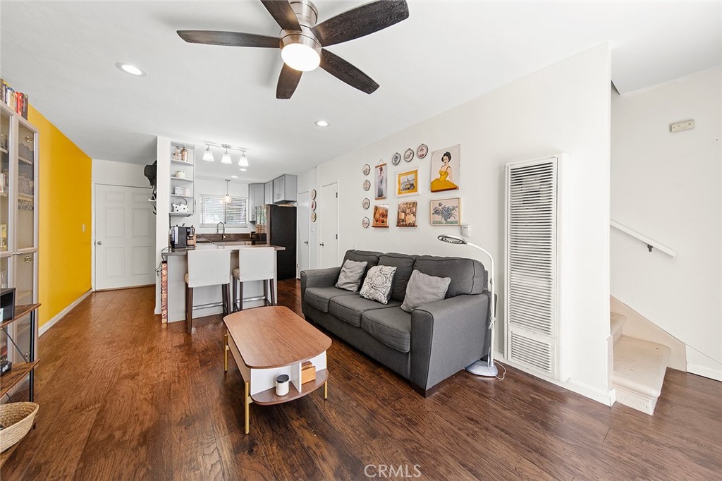 1260 E 4th Street 6