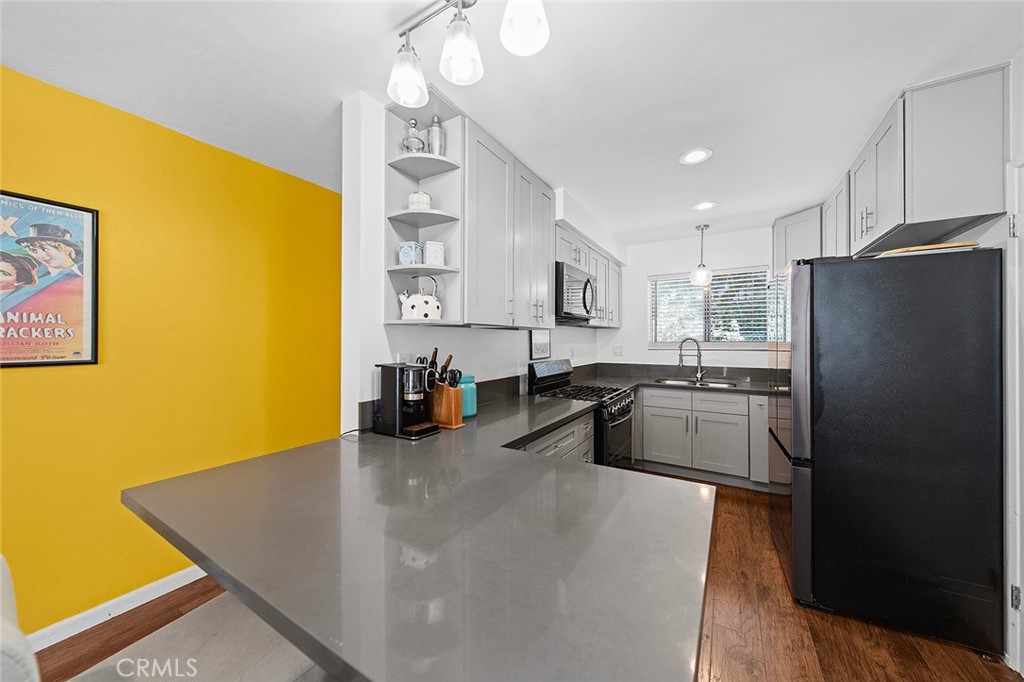 1260 E 4th Street 6
