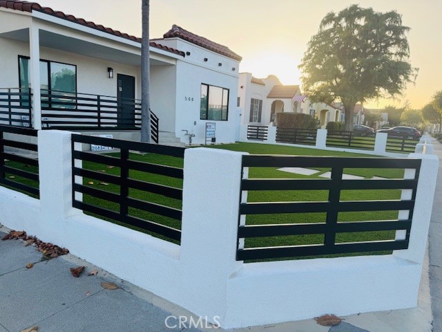 500 W Buckthorn Street