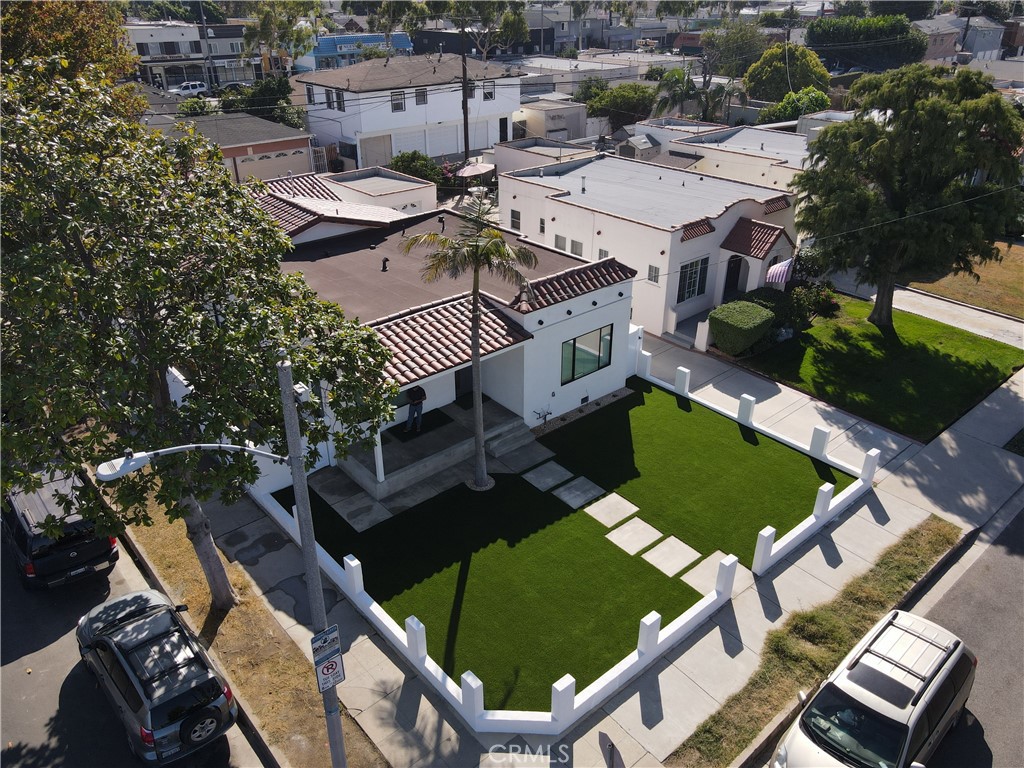 500 W Buckthorn Street