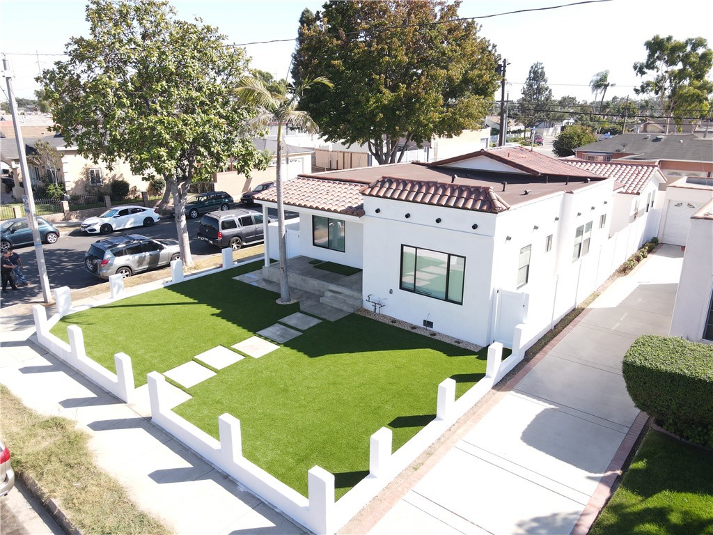 500 W Buckthorn Street