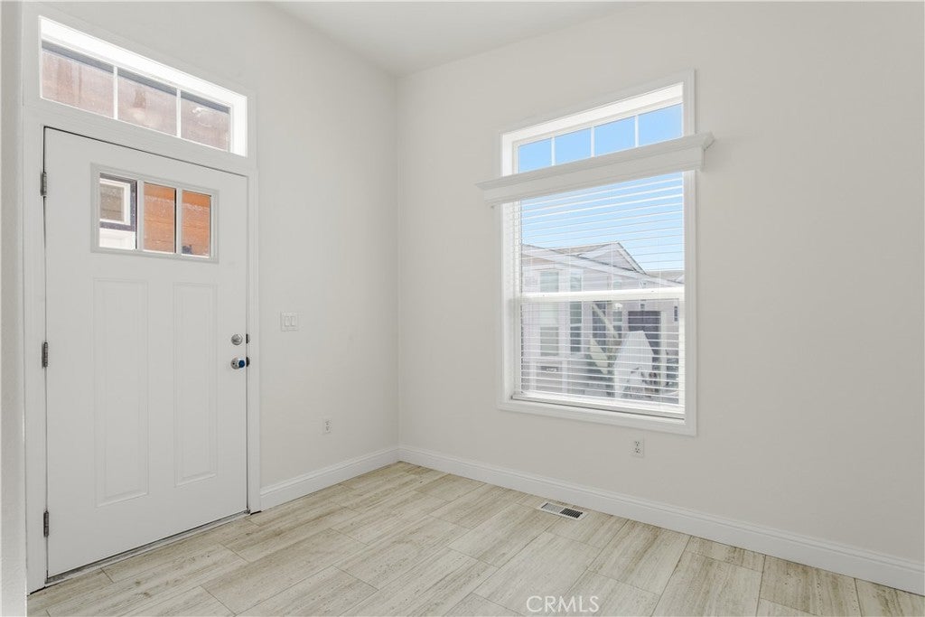 8250 Lankershim Boulevard 80