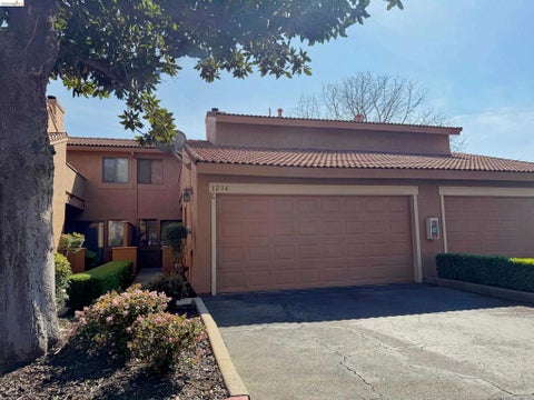 Photo of 1216 W Roseburg Ave Ave #C, Modesto, CA 95350 (MLS # 41148950)