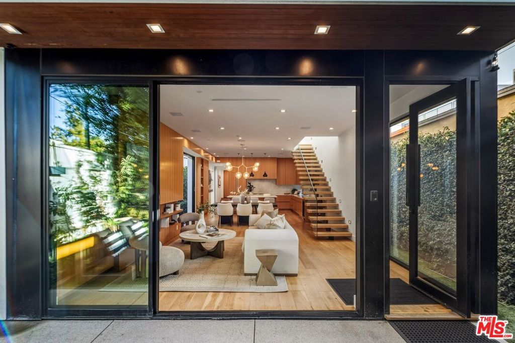 Photo of 722 Marine Street, Santa Monica, CA 90405 (MLS # 26632943)