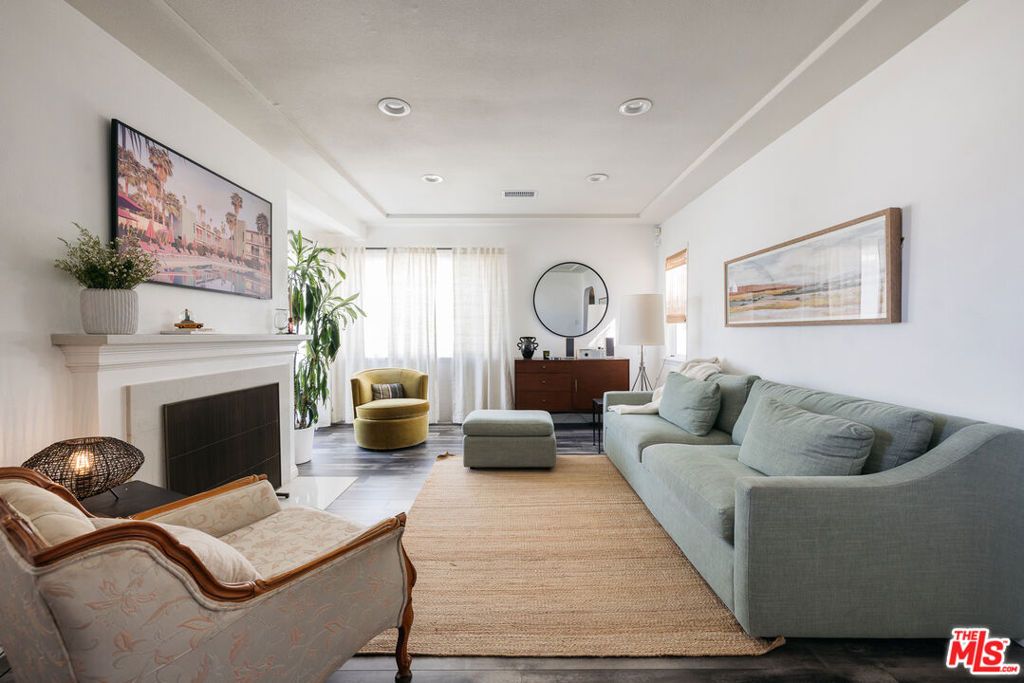 Photo of 1916 W 94th Street, Los Angeles, CA 90047 (MLS # 26649793)