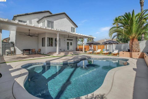 Photo of 2331 Newport Pl Pl, Discovery Bay, CA 94505 (MLS # 41149152)