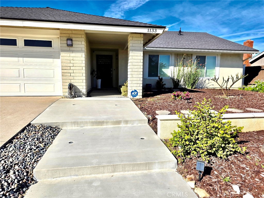 1133 Avenida Del Corto