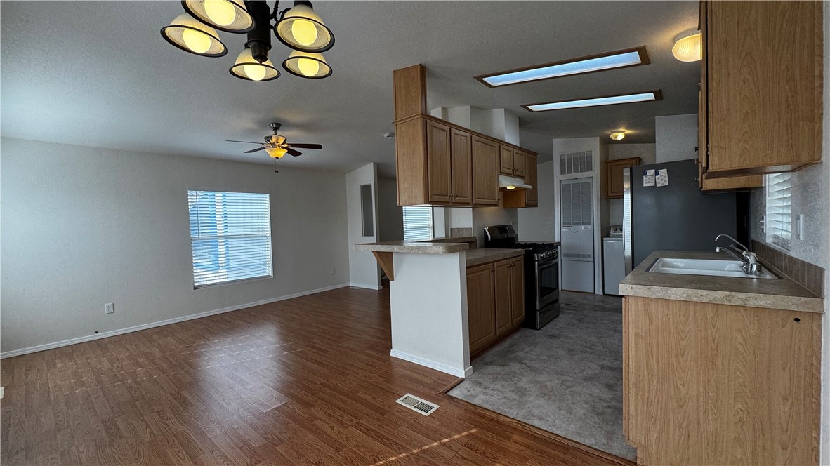 301 E Foothill Blvd