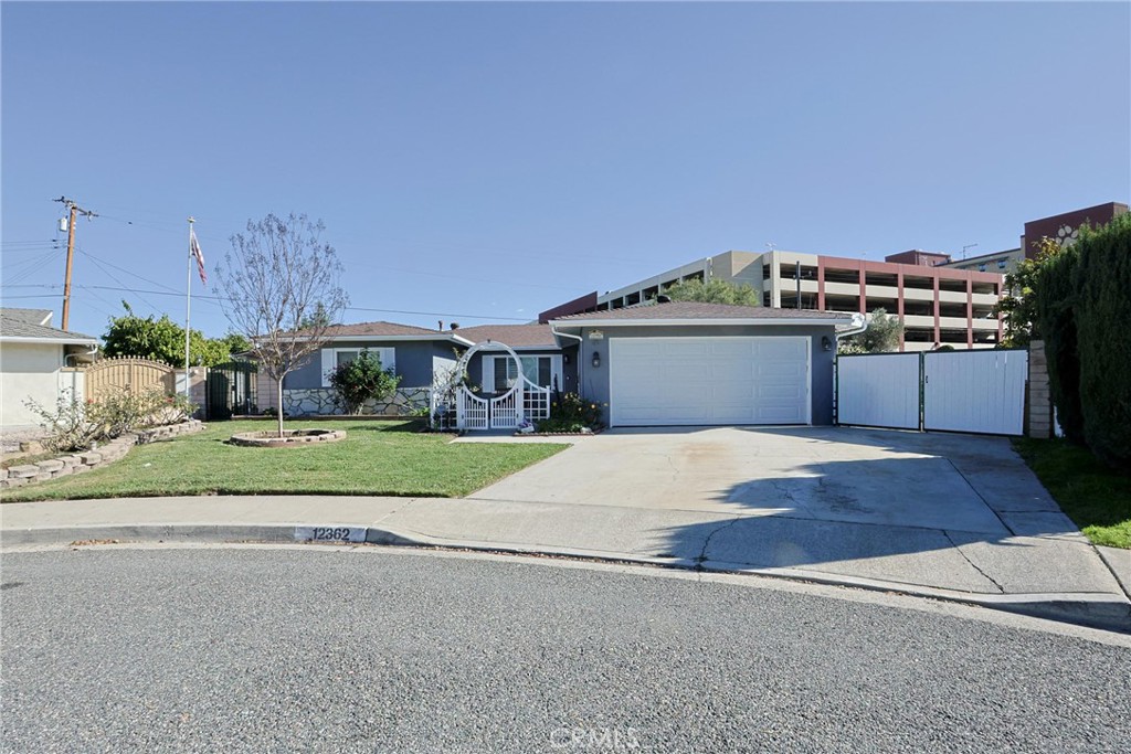 12362 Emrys Ave