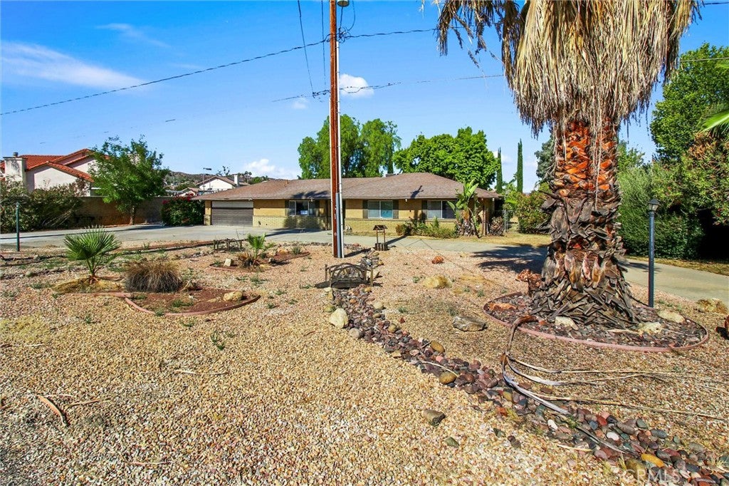 27307 Hemet