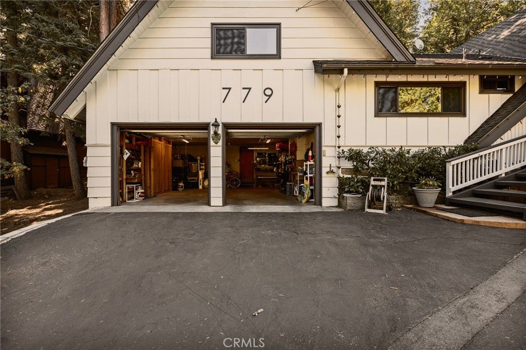 779 Grass Valley