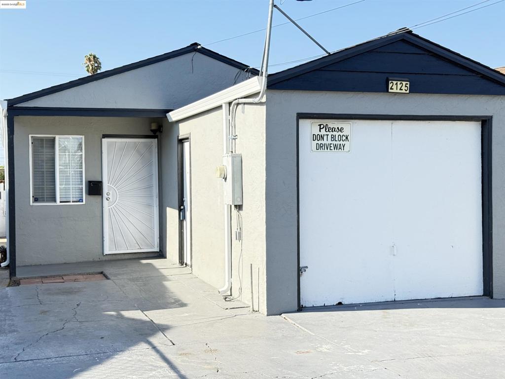Nicely Updated Home Move-In Ready! Cute 2 bedrooms 1 bathroom, with Hardwood Floors. Kitchen with Granite Counters, Stainless Steel Sink, Gas Stove, Laundry Room Just off kitchen with side door. Updating Lighting throughout. Nice Backyard for Entertaining. Off Street Parking. Just below Bancroft ave.