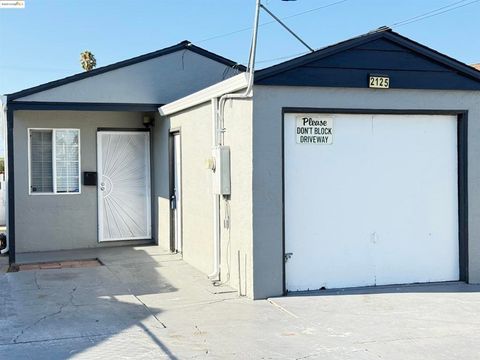 Photo of 2125 102nd Ave Ave, Oakland, CA 94603 (MLS # 41111546) Photo of 2125 102nd Ave Ave, Oakland, CA 94603 (MLS # 41111546)