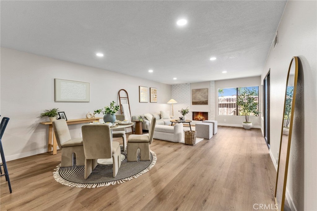 1034 E Romney Drive
