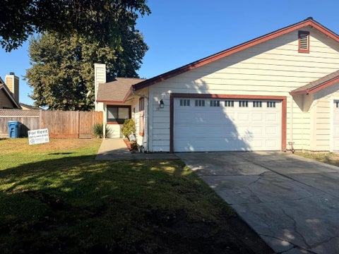 Photo of 51 Julia Avenue, Salinas, CA 93906 (MLS # ML82062455)