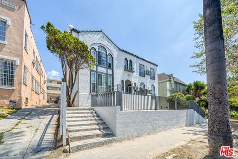 Photo of 132 S Kenmore Avenue, Los Angeles, CA 90004 (MLS # 26643871)