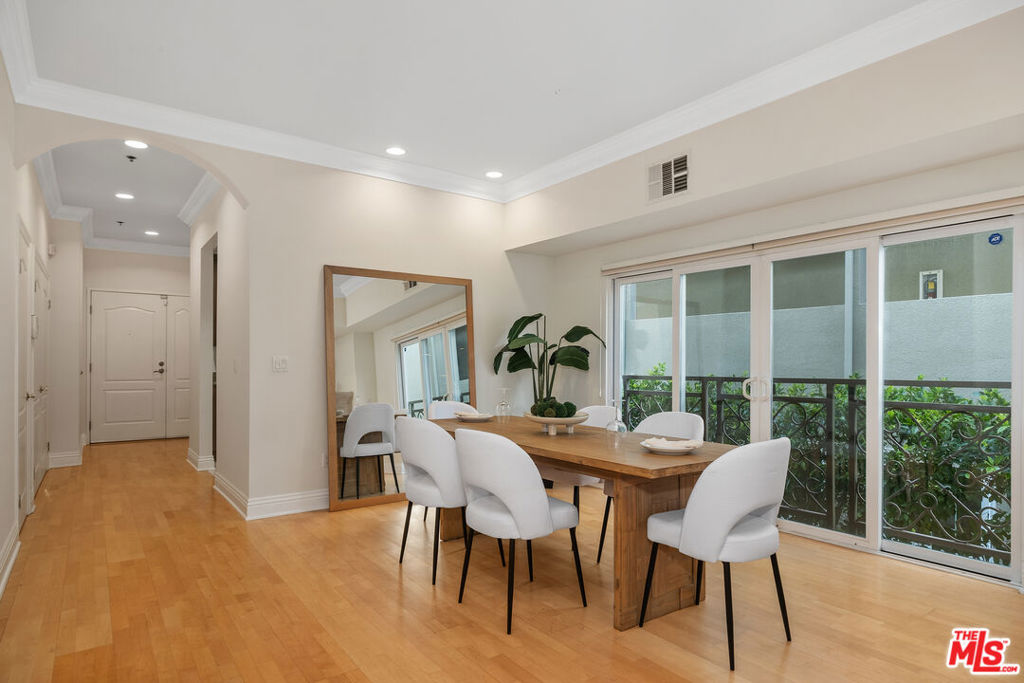 11840 Dorothy Street 202