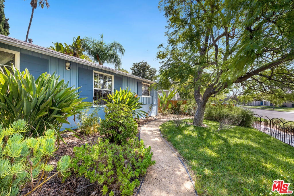 11861 Tiara Street