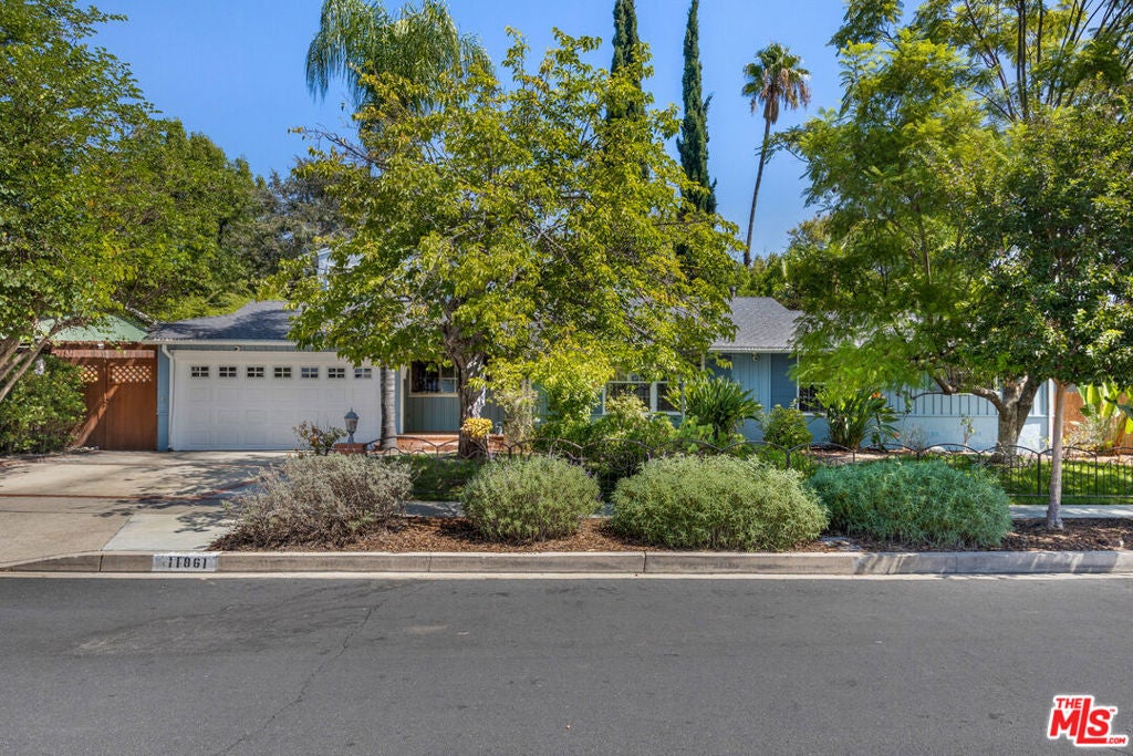 11861 Tiara Street