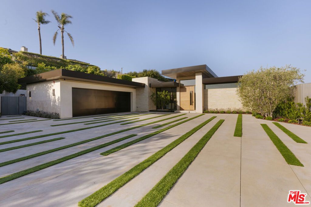 Photo of 16058 Anoka Drive, Pacific Palisades, CA 90272 (MLS # 26833759)