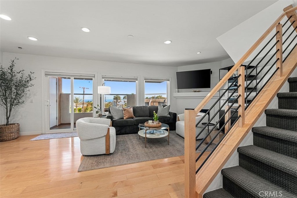 24386 Vista Point