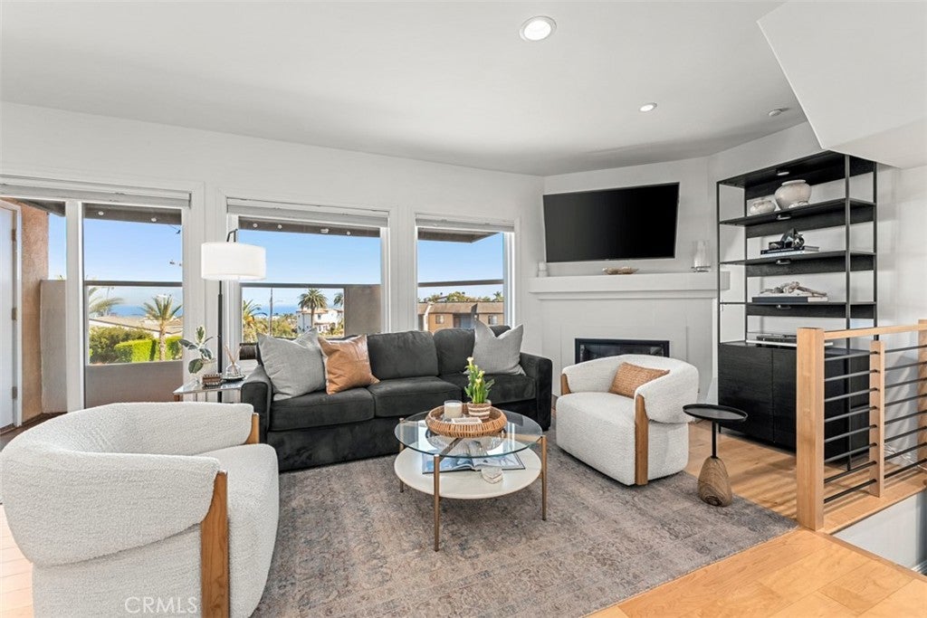 24386 Vista Point