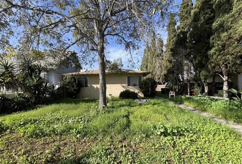 Photo of 3013 Halldale Avenue, Los Angeles, CA 90018 (MLS # DW25279578)