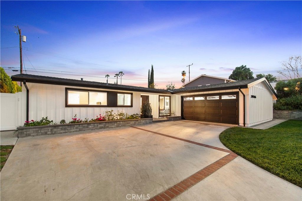 Photo of 20516 Aetna Street, Woodland Hills, CA 91367 (MLS # BB26065450)