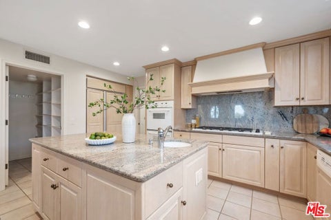 Tiny photo for 2645 Cordelia Road, Los Angeles, CA 90049 (MLS # 26839933)