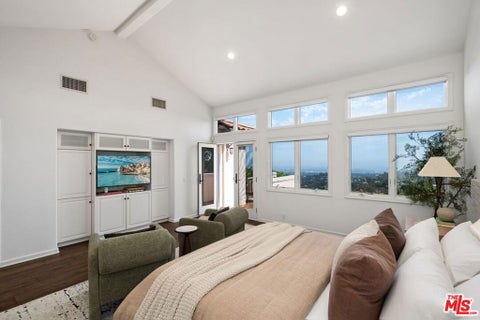 Tiny photo for 2645 Cordelia Road, Los Angeles, CA 90049 (MLS # 26839933)