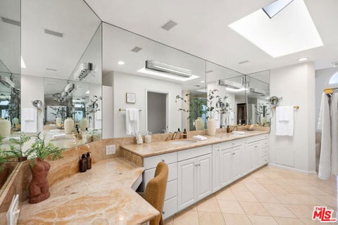 Tiny photo for 2645 Cordelia Road, Los Angeles, CA 90049 (MLS # 26839933)
