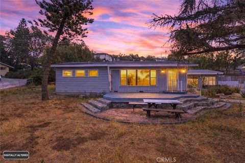 Photo of 403 Estrelita DR, Vista, CA 92084 (MLS # PW26096743)