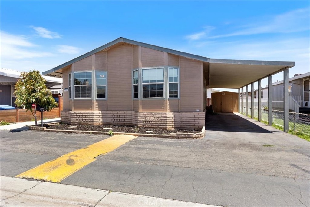 9080 Bloomfield Avenue 141