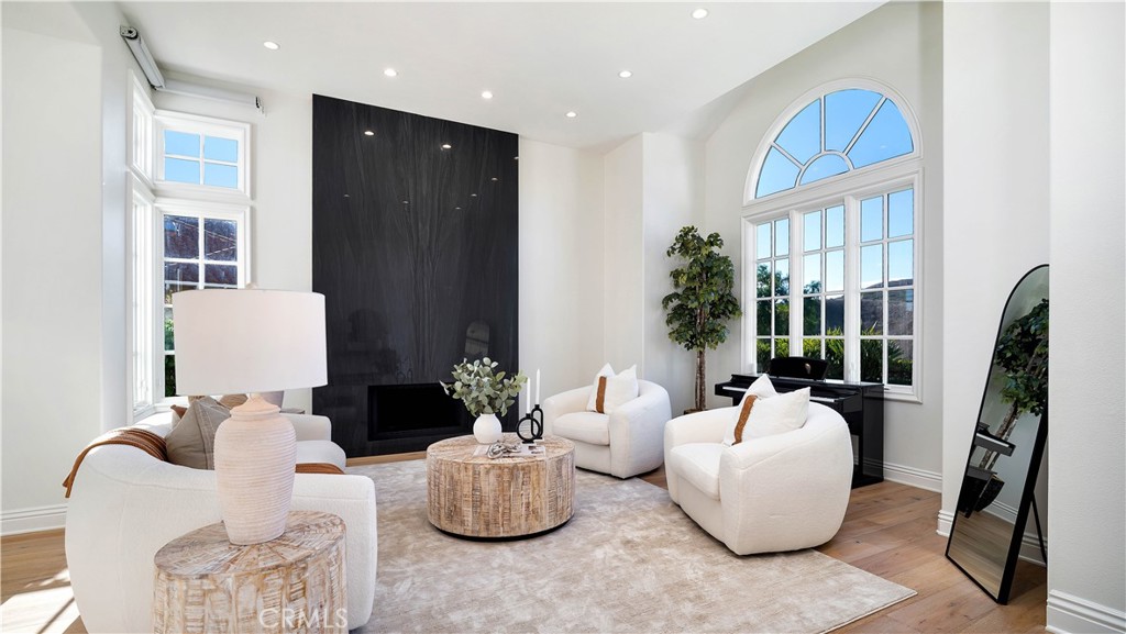 4855 Green Crest Drive