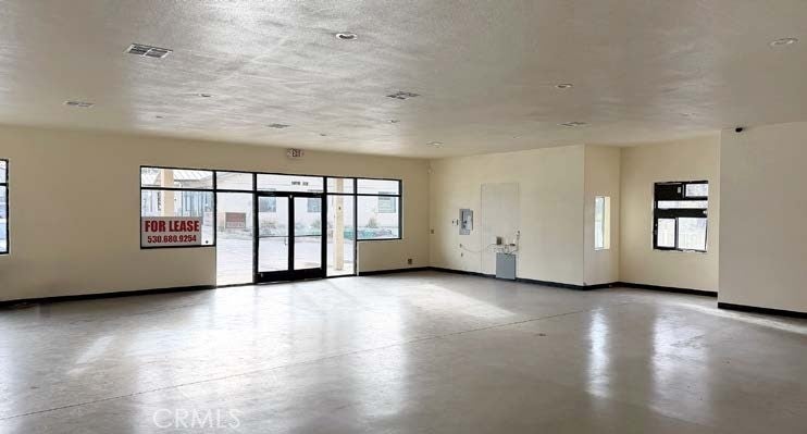 9205 - 9225 Skyway