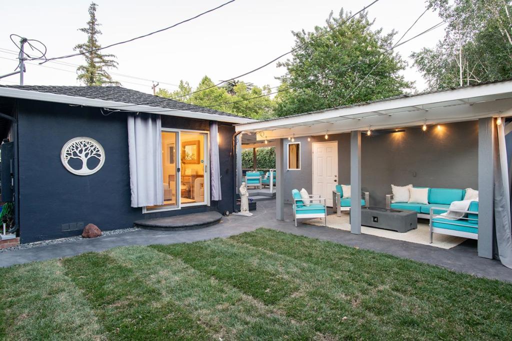 1327 Cherry Avenue