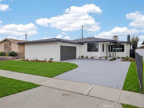 Photo of 13717 Casimir Avenue, Gardena, CA 90249 (MLS # SB26046584)