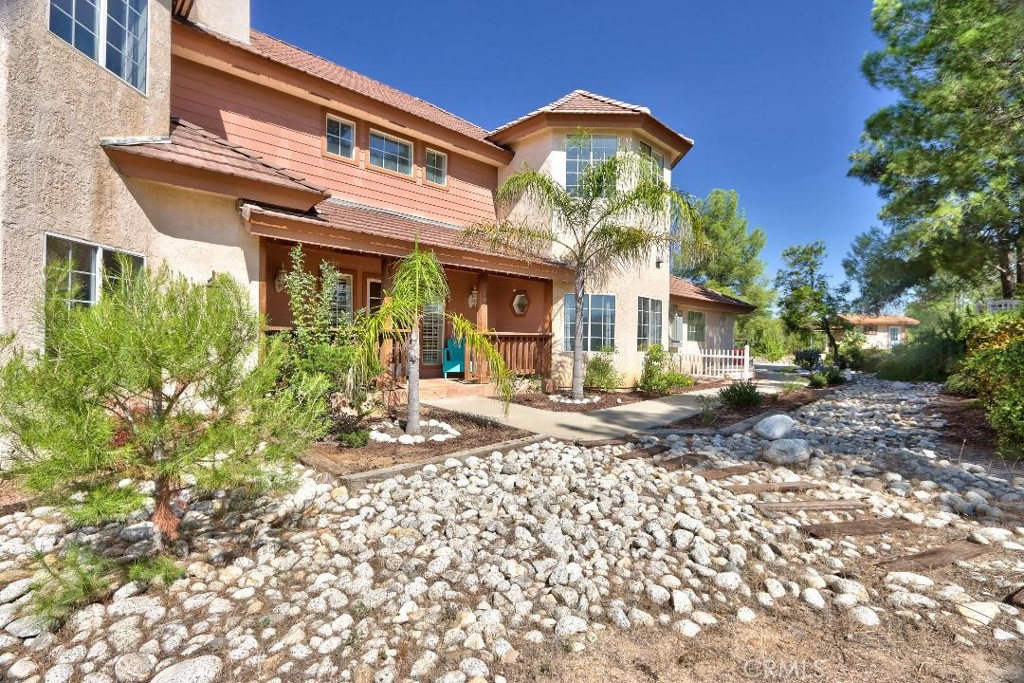 40405 Avenida Trebolo