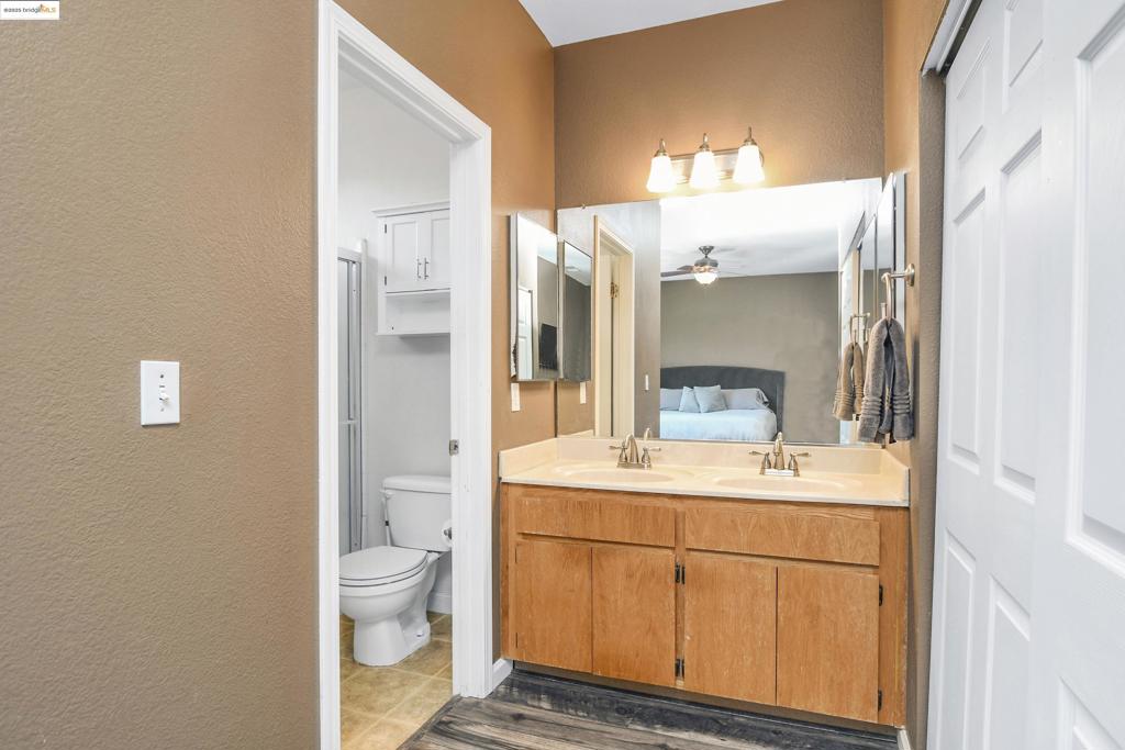 OAKLEY - Residential