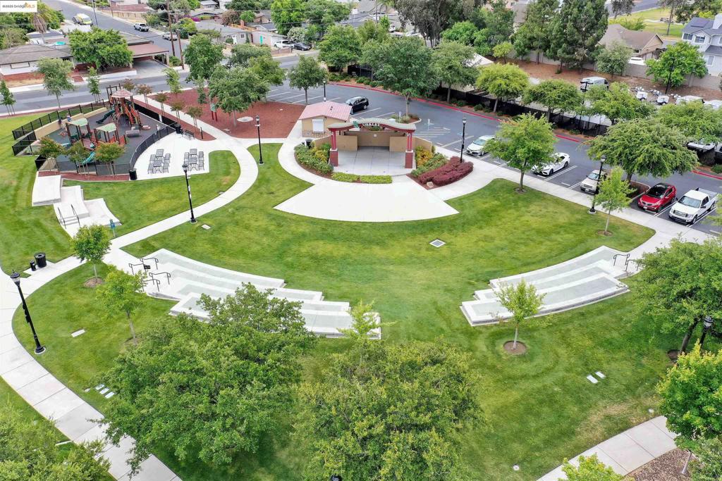 OAKLEY - Residential