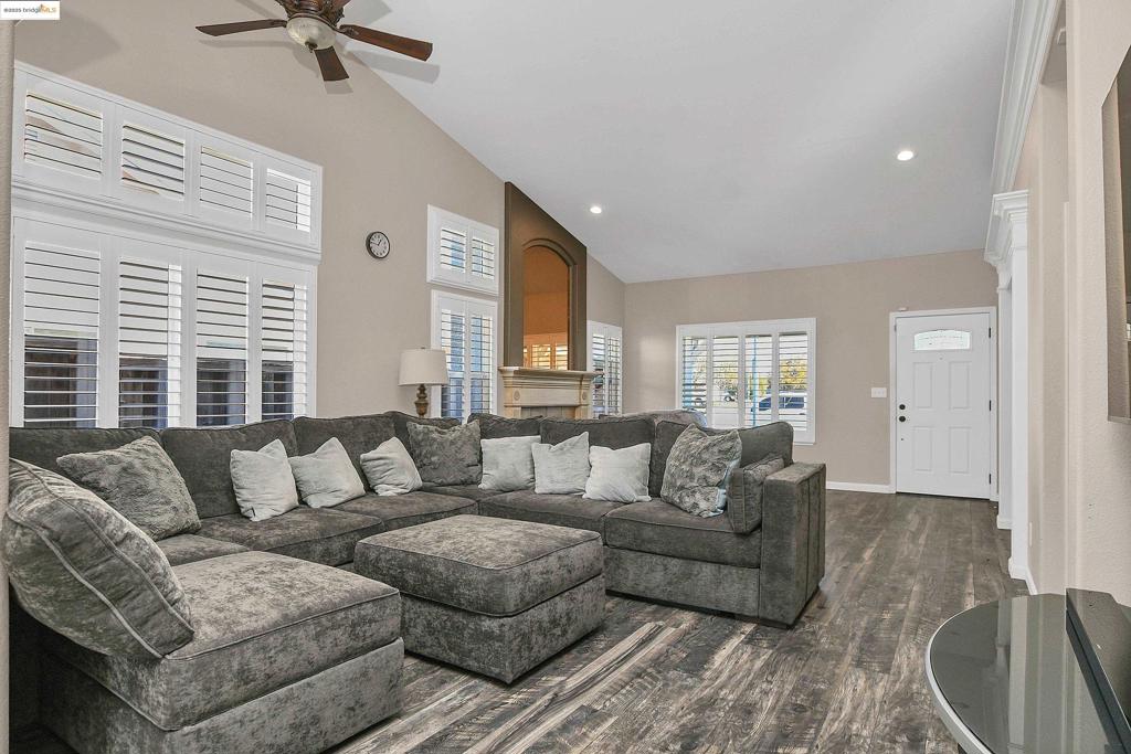 OAKLEY - Residential