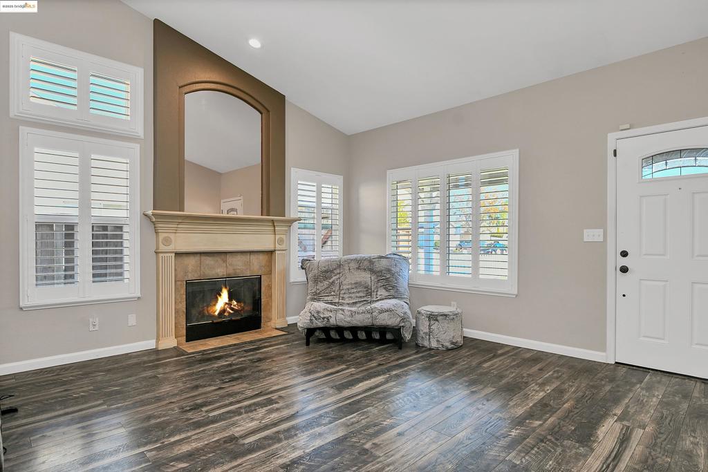 OAKLEY - Residential