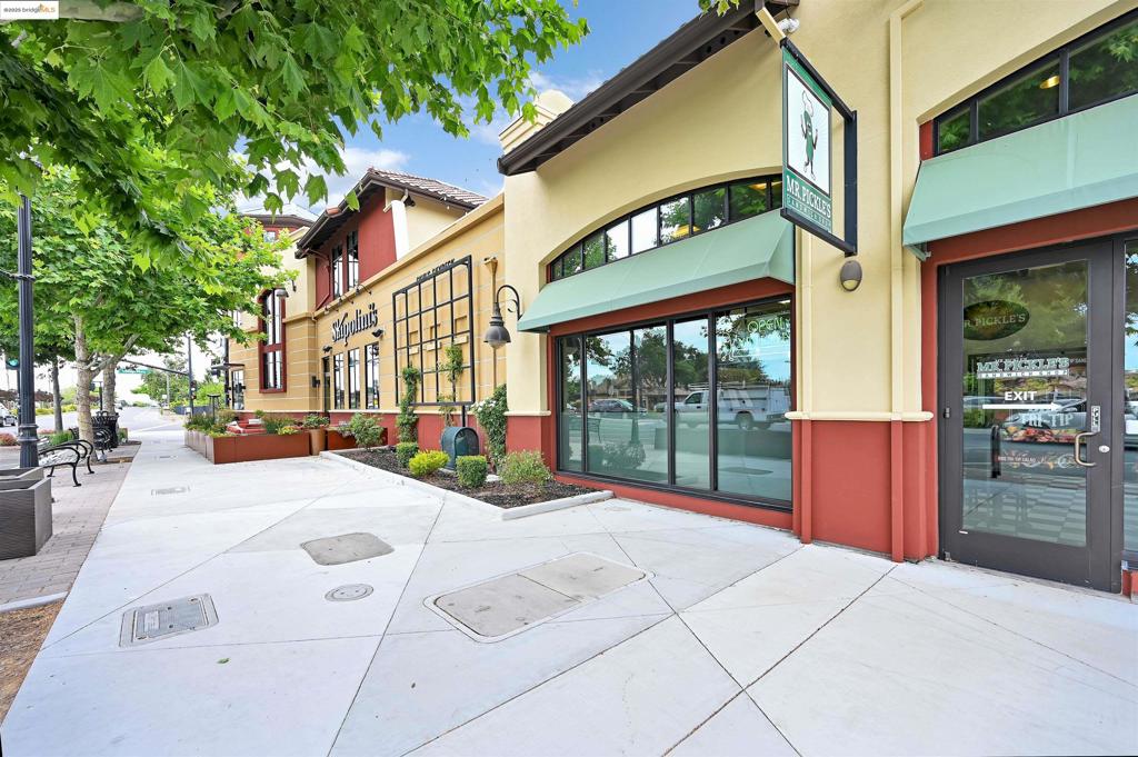 OAKLEY - Residential