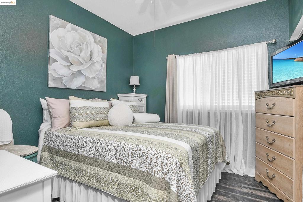 OAKLEY - Residential