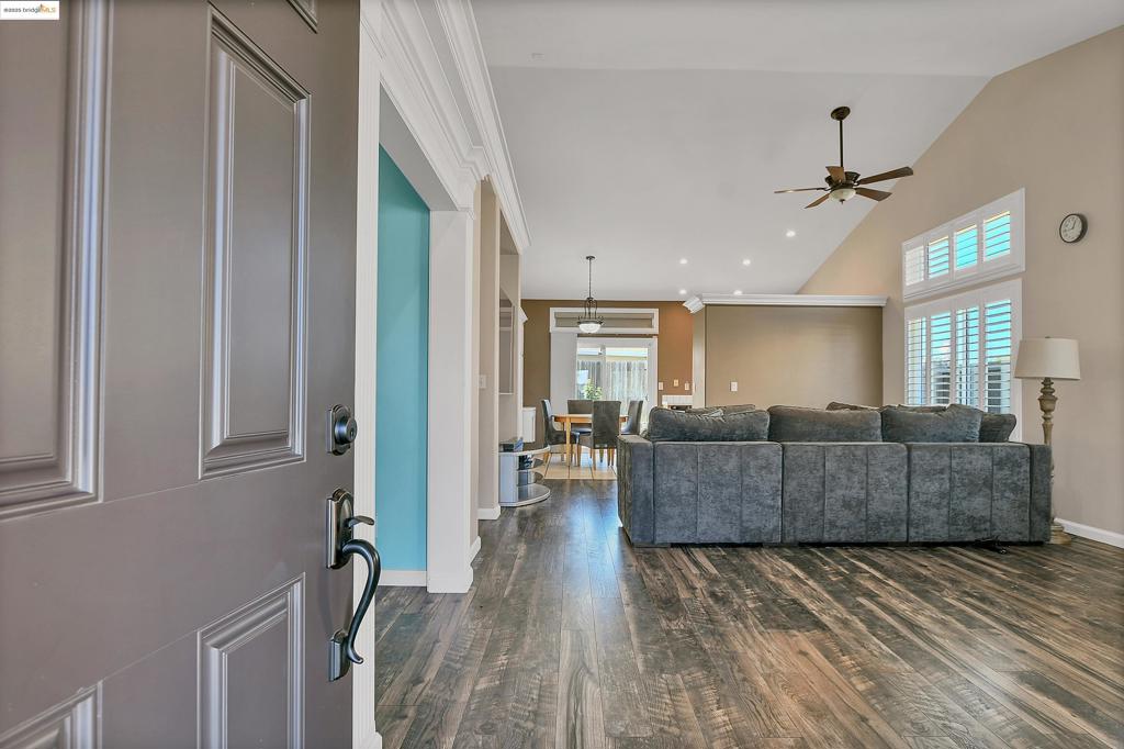 OAKLEY - Residential