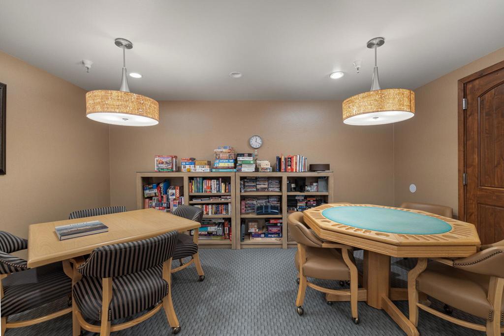 Oasis Country Club - Residential Lease