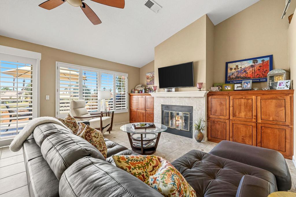 Oasis Country Club - Residential Lease